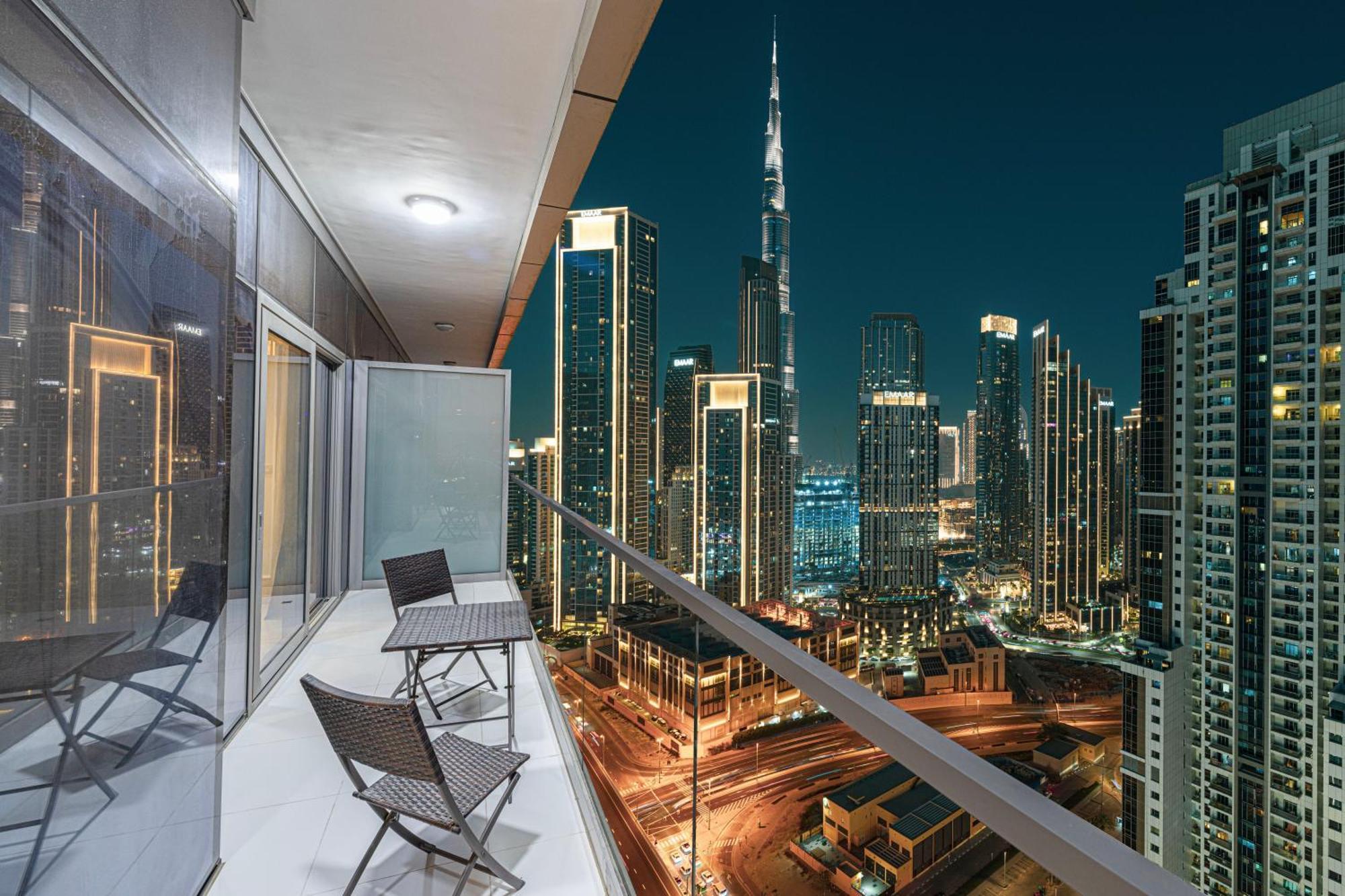 Infinity Pool & Burj Khalifa View L Luxe Paramount Dubái Exterior foto