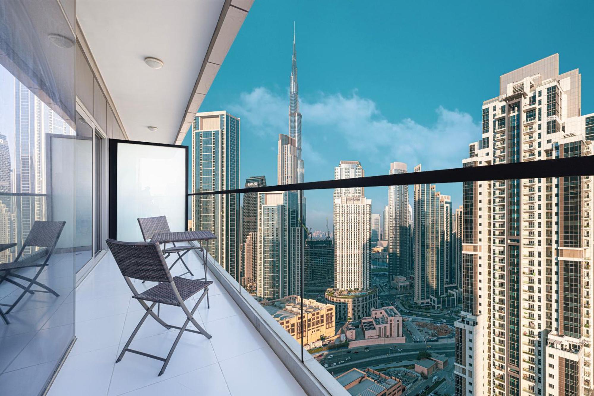 Infinity Pool & Burj Khalifa View L Luxe Paramount Dubái Exterior foto