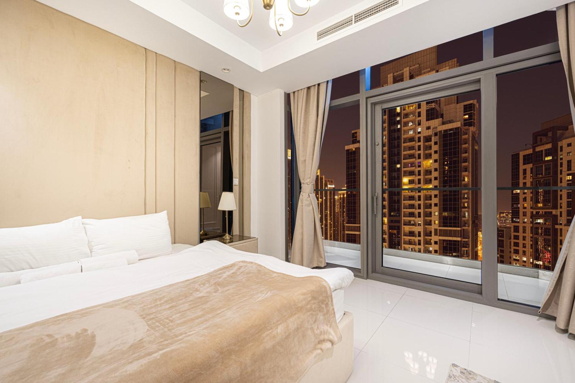 Infinity Pool & Burj Khalifa View L Luxe Paramount Dubái Exterior foto