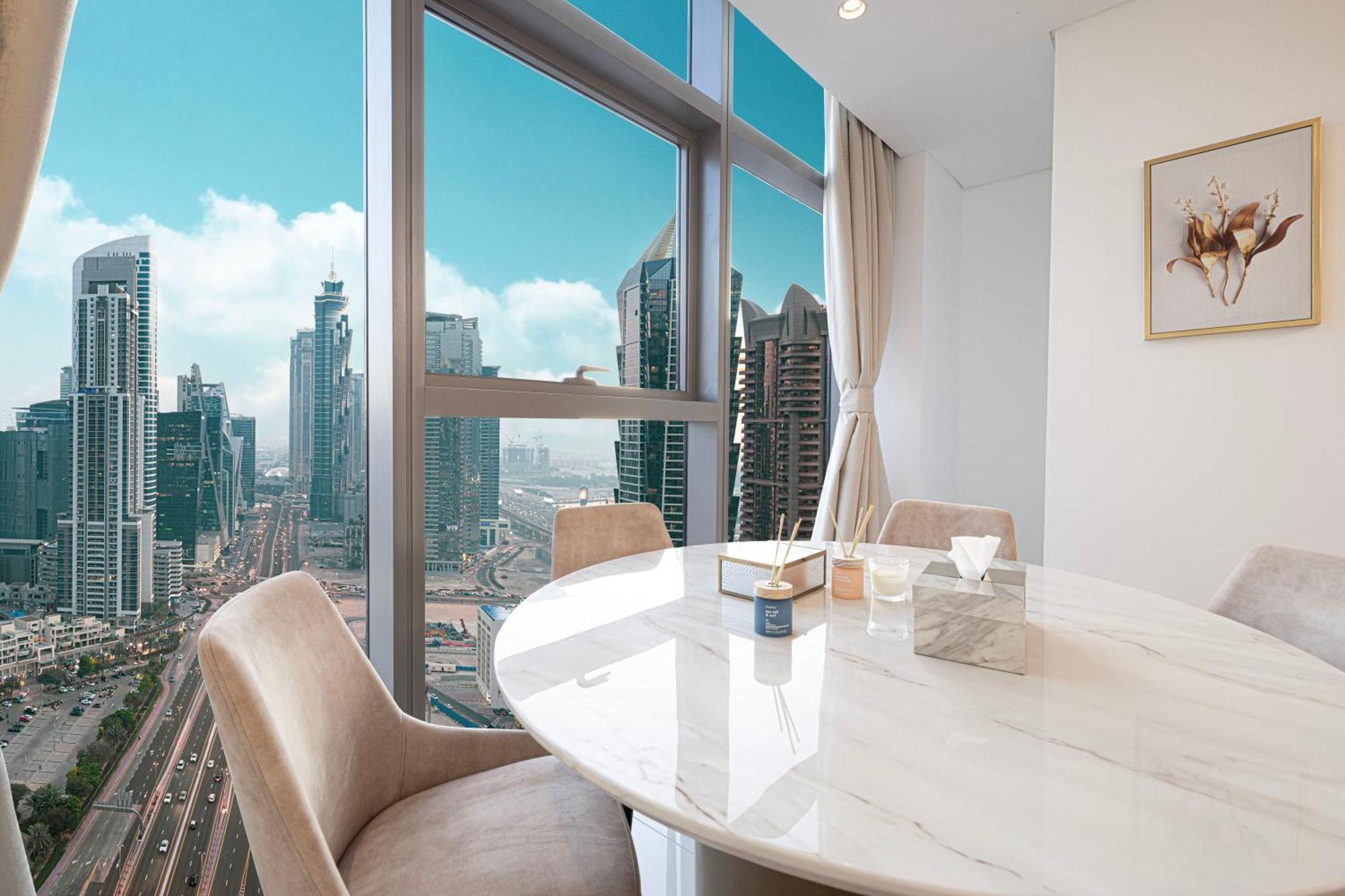 Infinity Pool & Burj Khalifa View L Luxe Paramount Dubái Exterior foto